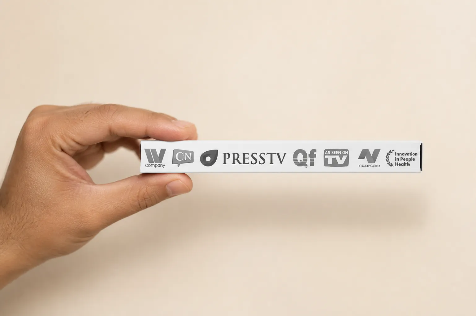 Aurivit — Verpackung in der Hand